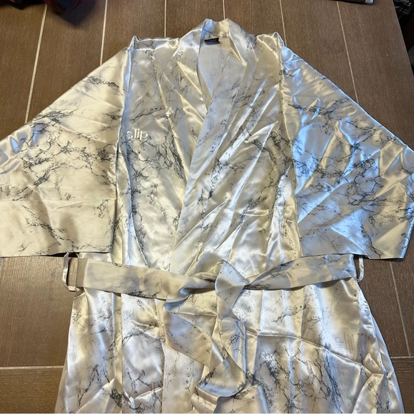 Slip Silk Marble Robe - Picture 5 of 7